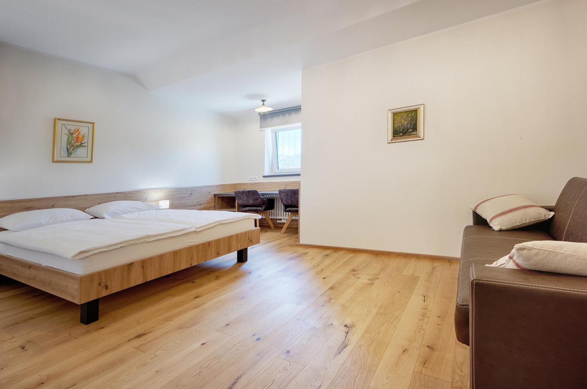 Guesthouse Tursic 瓦赫尼卡 外观 照片